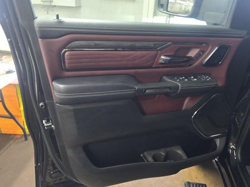 Used 2025 RAM 1500 Limited AWD/4WD image 12