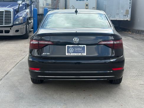 Certified 2021 Volkswagen Jetta SE w/ SE Cold Weather Package image 8