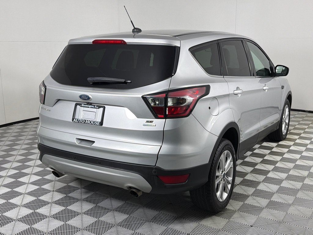 Used 2017 Ford Escape SE FWD image 5