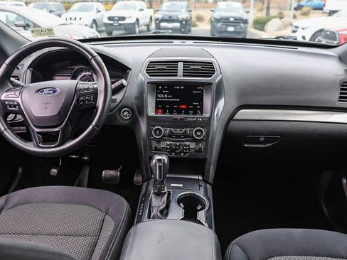 Used 2019 Ford Explorer XLT w/ Equipment Group 201A FWD image 2