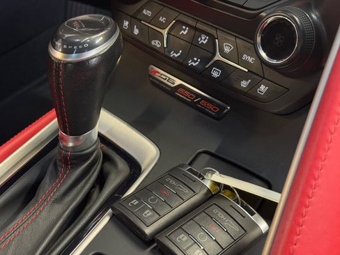 Used 2018 Chevrolet Corvette Z06 RWD image 23