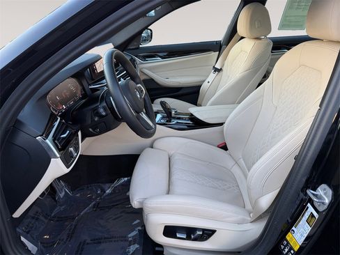Certified 2023 BMW 530i xDrive 530i xDrive w/ M Sport Package image 9