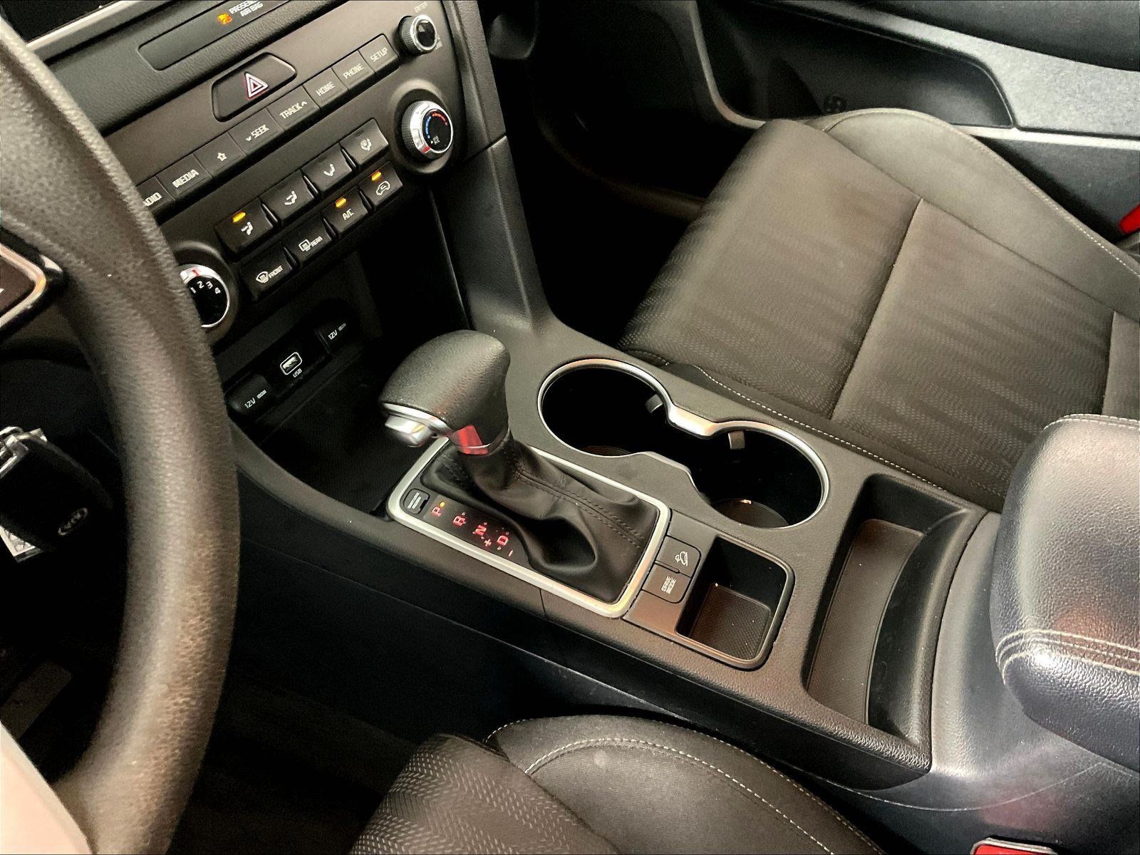 Used 2020 Kia Sportage LX FWD image 18