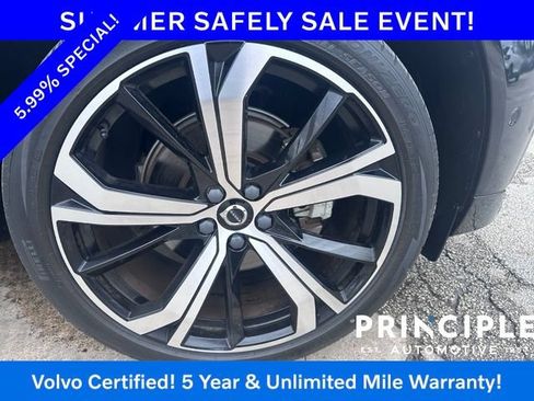 Certified 2023 Volvo XC60 B5 Ultimate w/ Protection Package Premier FWD image 16