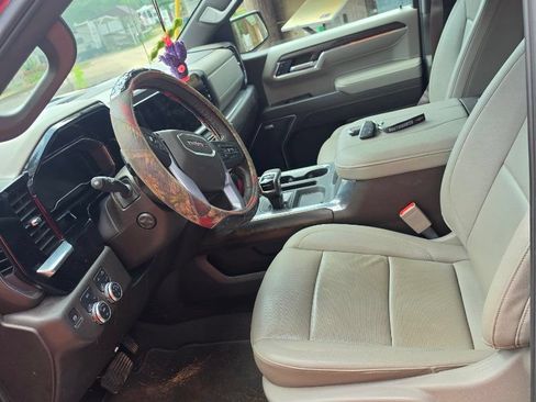 Used 2025 GMC Sierra 1500 SLT w/ SLT Premium Plus Package AWD/4WD image 8
