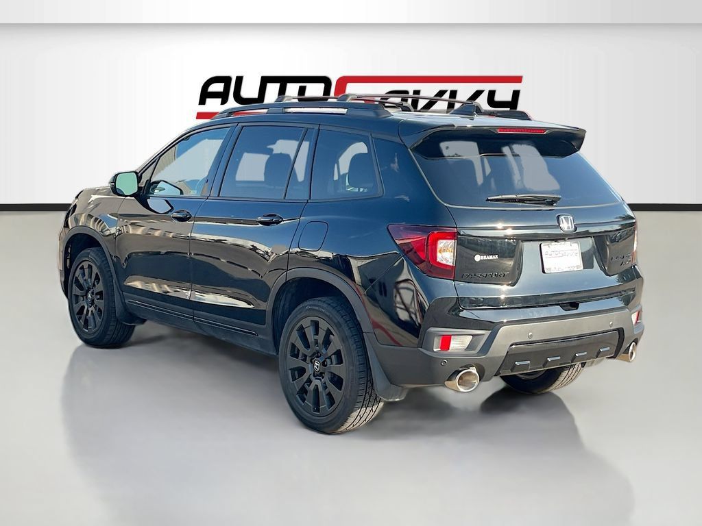 Used 2024 Honda Passport Black Edition image 5