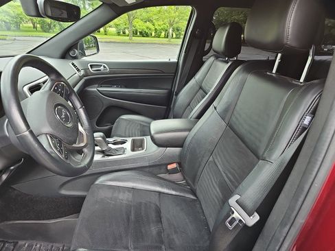 Used 2018 Jeep Grand Cherokee Altitude AWD/4WD image 19
