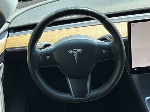 Used 2023 Tesla Model Y Long Range AWD/4WD image 24