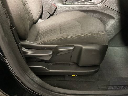 Used 2019 Chevrolet Equinox LT image 34