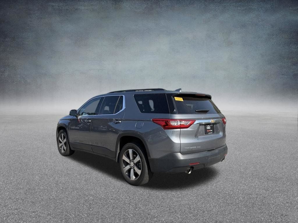 Used 2019 Chevrolet Traverse LT w/ LT Premium Package AWD/4WD image 3