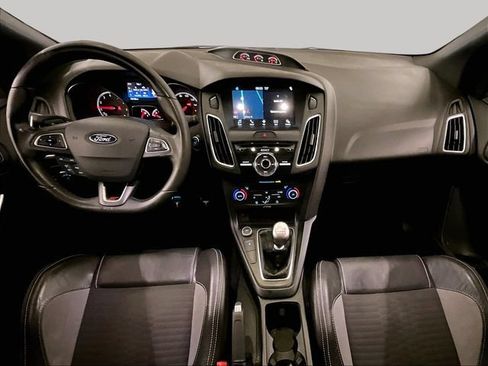Used 2017 Ford Focus ST w/ Equipment Group 401A FWD image 14