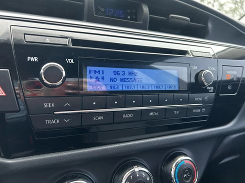 Used 2015 Toyota Corolla L image 18