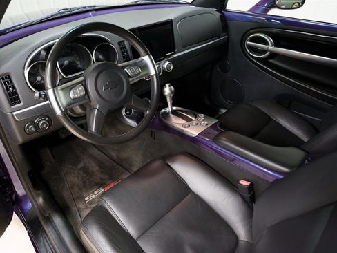 Used 2004 Chevrolet SSR w/ Preferred Equipment Group RWD image 8