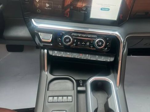 Used 2025 GMC Sierra 2500 Denali Ultimate AWD/4WD image 21