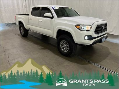 Used 2016 Toyota Tacoma SR5 w/ SR5 Appearance Package (SN)