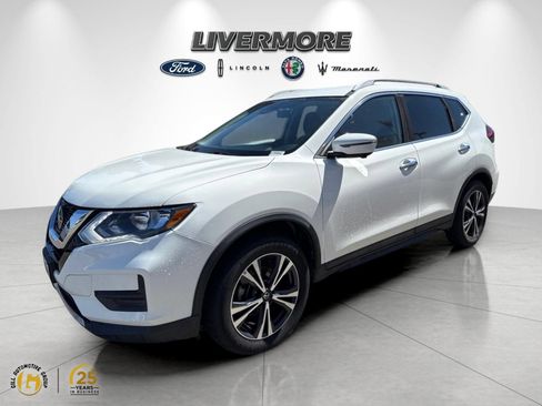 Used 2020 Nissan Rogue SV w/ Premium Package FWD image 1