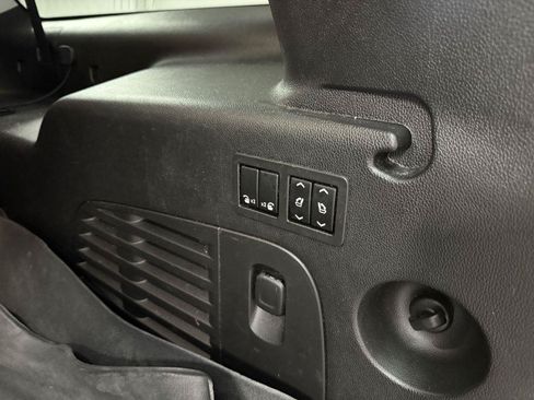 Used 2015 Chevrolet Suburban LTZ AWD/4WD image 40
