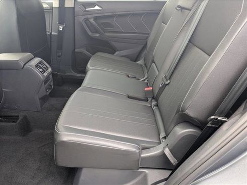 Used 2023 Volkswagen Tiguan SE FWD image 17