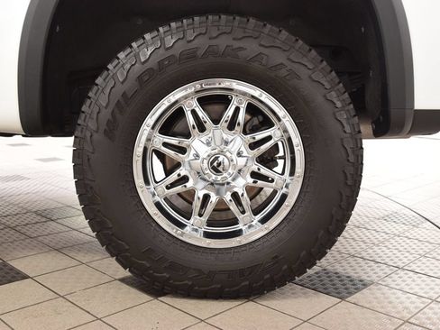 Used 2023 Chevrolet Silverado 1500 ZR2 w/ Technology Package AWD/4WD image 31