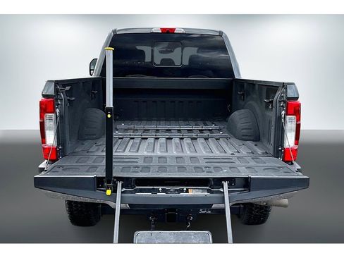 Used 2019 Ford F350 Lariat w/ Lariat Value Package image 7