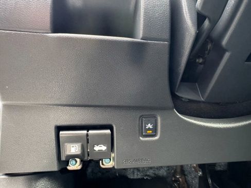 Used 2018 Nissan Kicks S w/ Exterior Electronics Package image 28