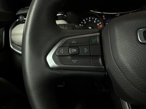 Used 2025 Jeep Compass Limited AWD/4WD image 35
