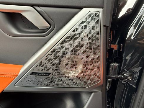 Used 2025 BMW M5 w/ Executive Package image 42