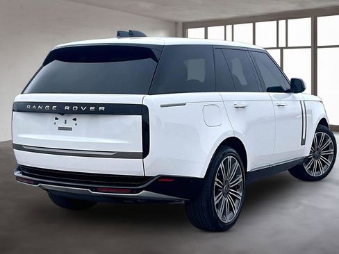 Used 2025 Land Rover Range Rover SE AWD/4WD image 2