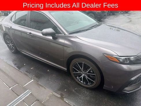 Used 2024 Toyota Camry SE FWD image 6