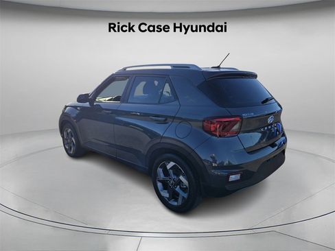 Certified 2024 Hyundai Venue SEL image 7