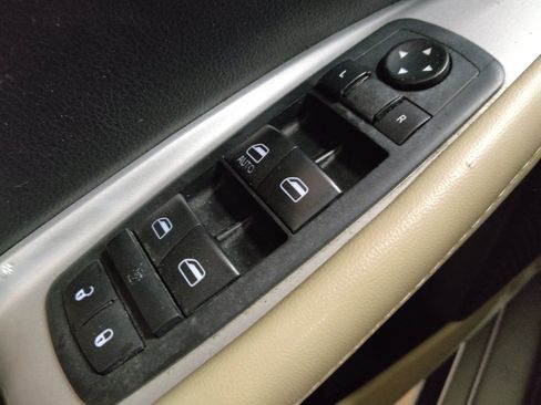 Used 2020 Dodge Journey SE image 27