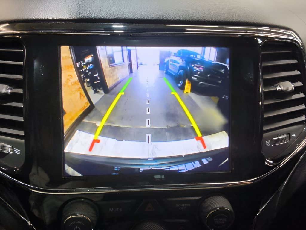 Used 2021 Jeep Grand Cherokee SRT AWD/4WD image 27