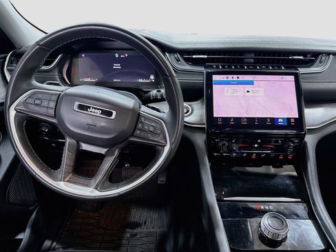Used 2023 Jeep Grand Cherokee L Limited RWD image 13