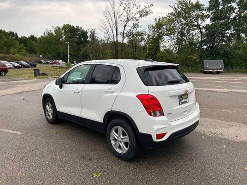 Used 2020 Chevrolet Trax LS w/ Tint and Cruise Package FWD image 3