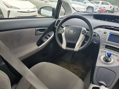 Used 2014 Toyota Prius Three image 7