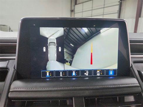 Used 2022 Chevrolet Tahoe Z71 w/ Luxury Package image 32