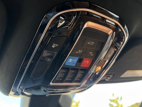 Used 2022 Jeep Grand Wagoneer Series III w/ Rear Seat Video Group 1 AWD/4WD image 27