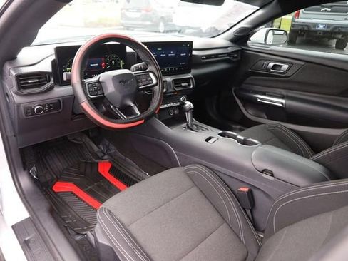Used 2025 Ford Mustang Coupe RWD image 24