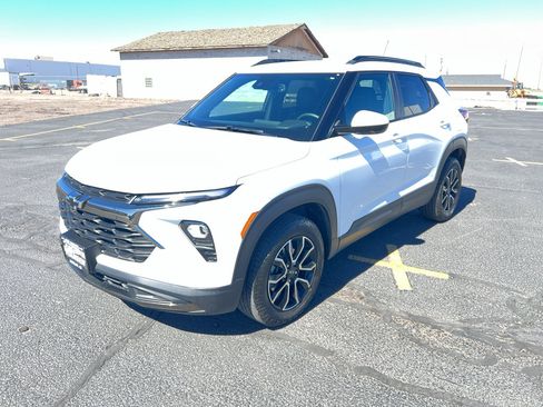 Used 2024 Chevrolet TrailBlazer ACTIV w/ Convenience Package AWD/4WD image 9