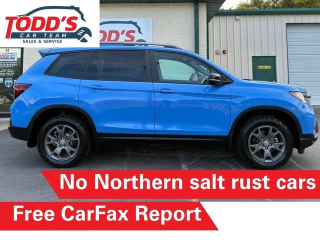Used 2024 Honda Passport TrailSport image 2