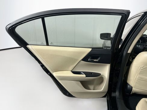 Used 2016 Honda Accord LX image 24