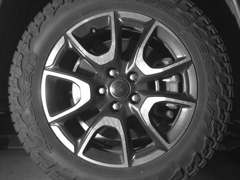 Used 2025 Jeep Compass Trailhawk image 13