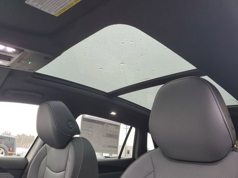 New 2026 Volkswagen Tiguan SE R-Line image 13