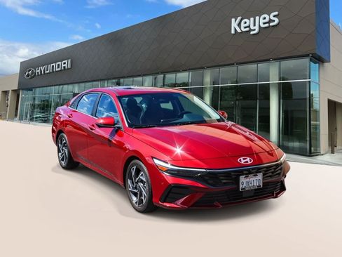 Used 2024 Hyundai Elantra Limited FWD image 3