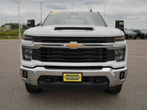 Used 2025 Chevrolet Silverado 2500 LT w/ Convenience Package AWD/4WD image 2