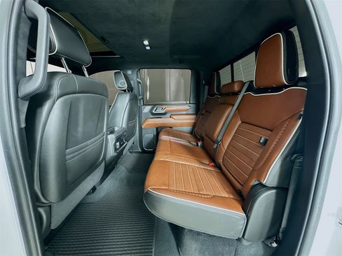 Used 2024 GMC Sierra 2500 Denali Ultimate image 27