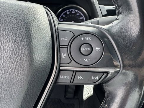 Used 2021 Toyota Camry SE image 14