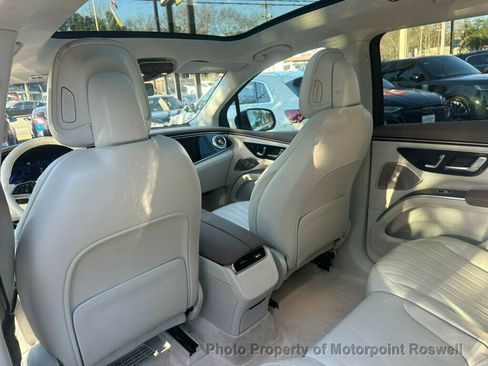 Used 2023 Mercedes-Benz EQS 580 4MATIC SUV image 19