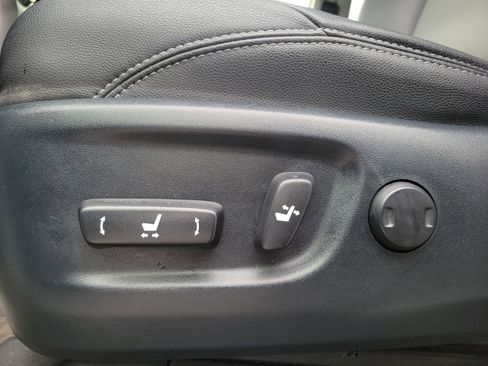 Used 2022 Toyota 4Runner SR5 Premium w/ Moonroof Package image 17