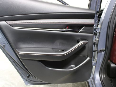 Used 2024 MAZDA MAZDA3 s image 34